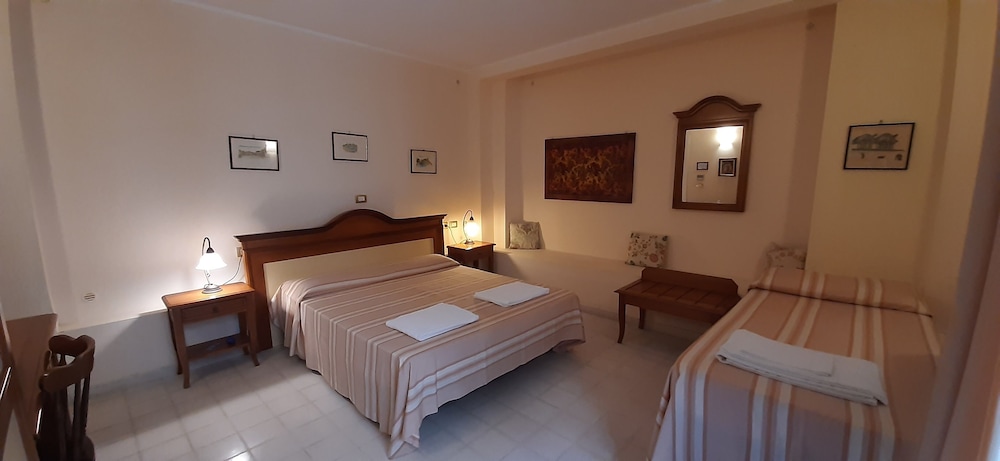 Triple Room - Photo 6