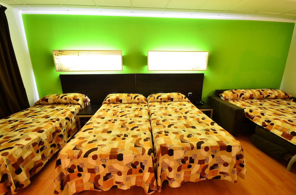 Double Or Twin Room (2 Adults) - Photo 3