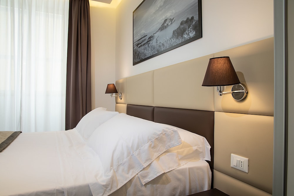 Classic Double Room, 1 Queen Bed - Photo 6