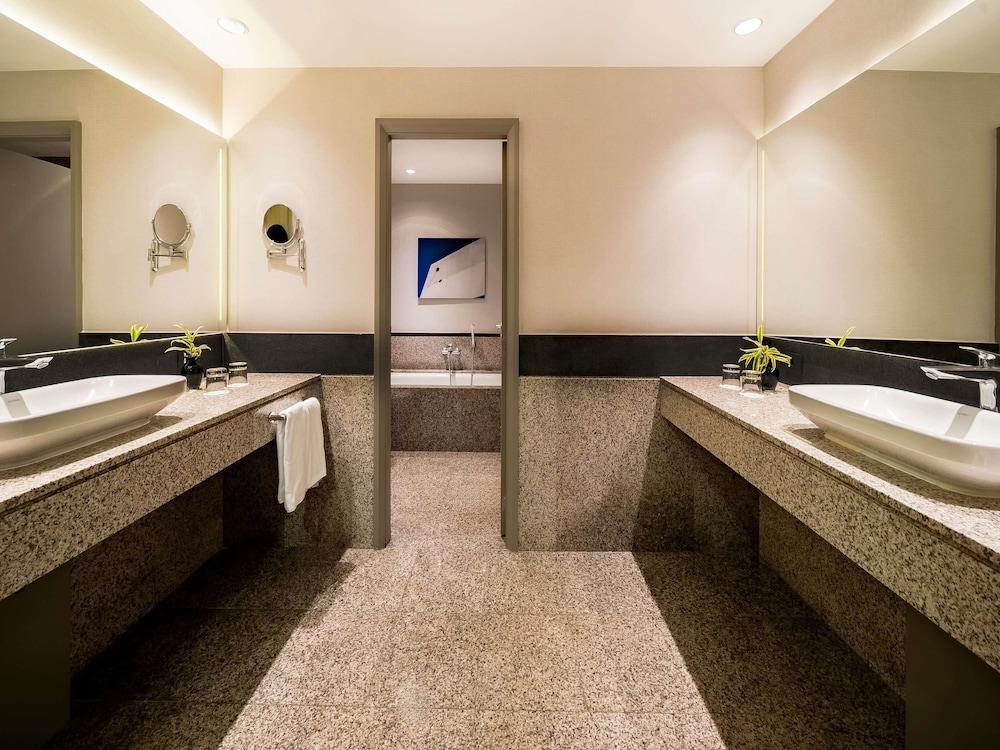 Presidential Suite, 1 King Bed, Club Lounge Access