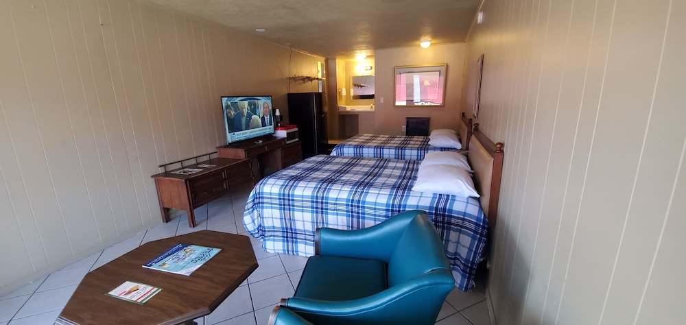 Deluxe Room, 2 Queen Beds photo 1