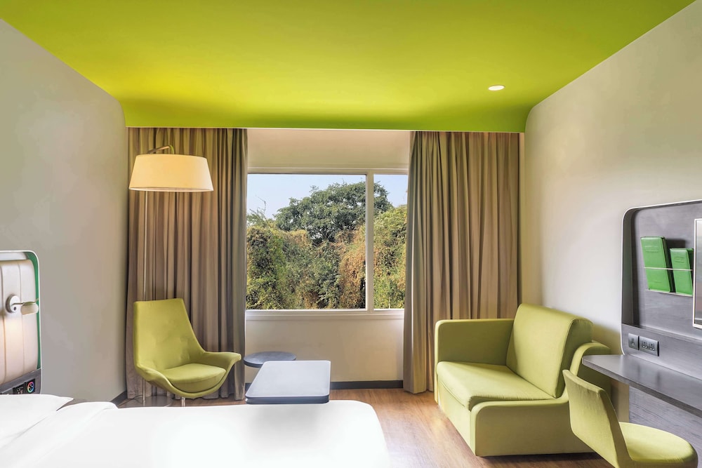 Deluxe Room - Photo 9