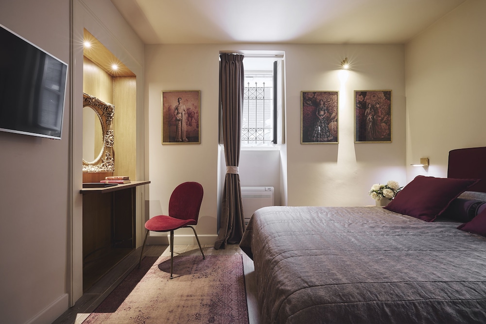 Comfort Studio Suite (Secret suite, Semi Basement) photo 3