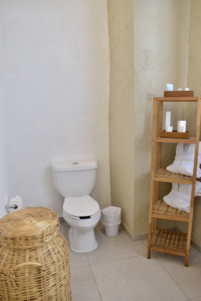 Junior King Suite photo 3