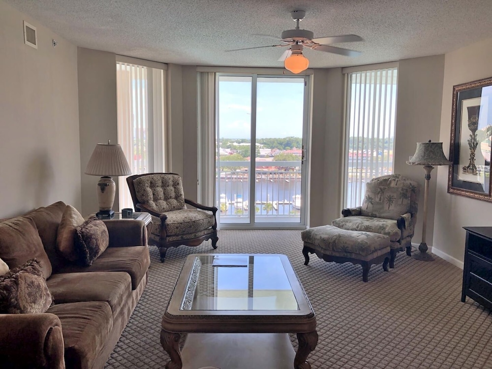 Condo, 3 Bedrooms