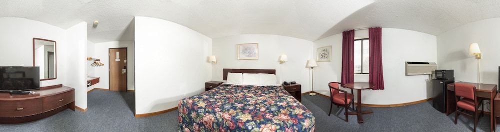 Room, 1 Queen Bed, Smoking photo 1