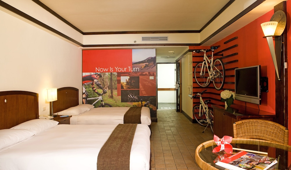 Bike Quadruple Room photo 3