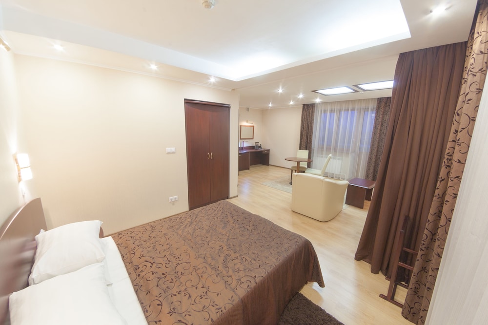 Studio Suite photo 2