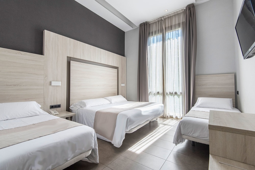 Quadruple Room, City View (2 extra beds)
