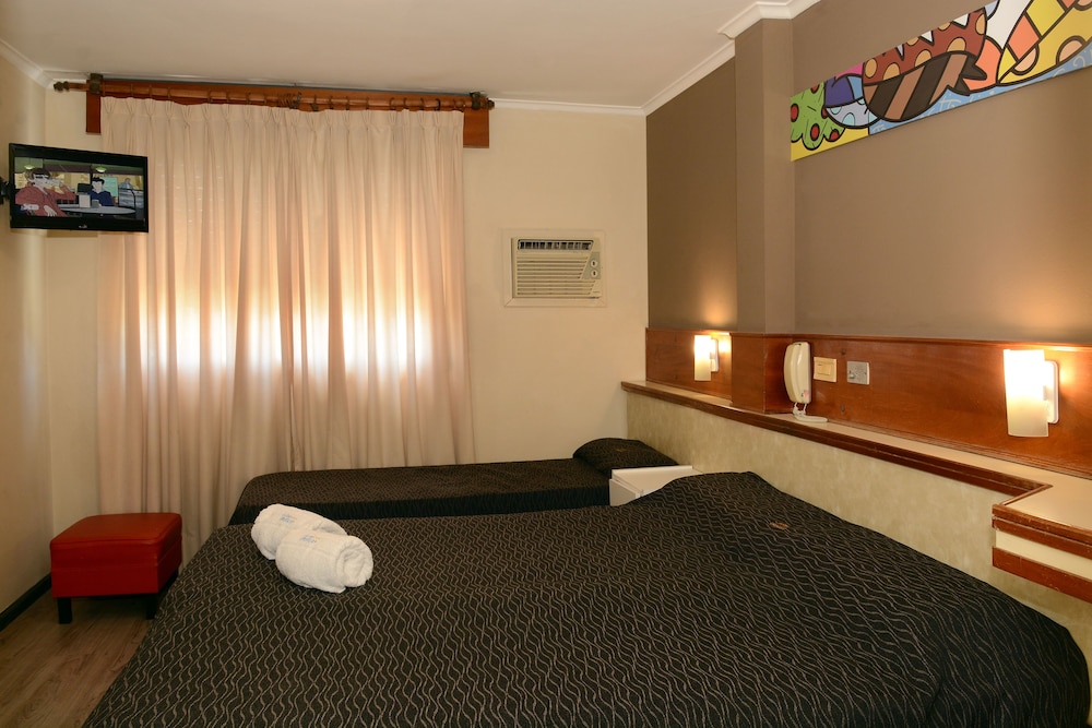 Standard Triple Room, Private Bathroom