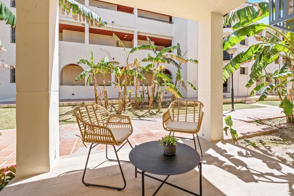 Junior Suite, Pool View (4+0)