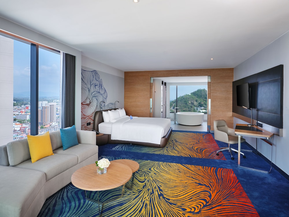 Junior Suite, Lounge Access, Balcony, Sea View - 1 king bed - Photo 1