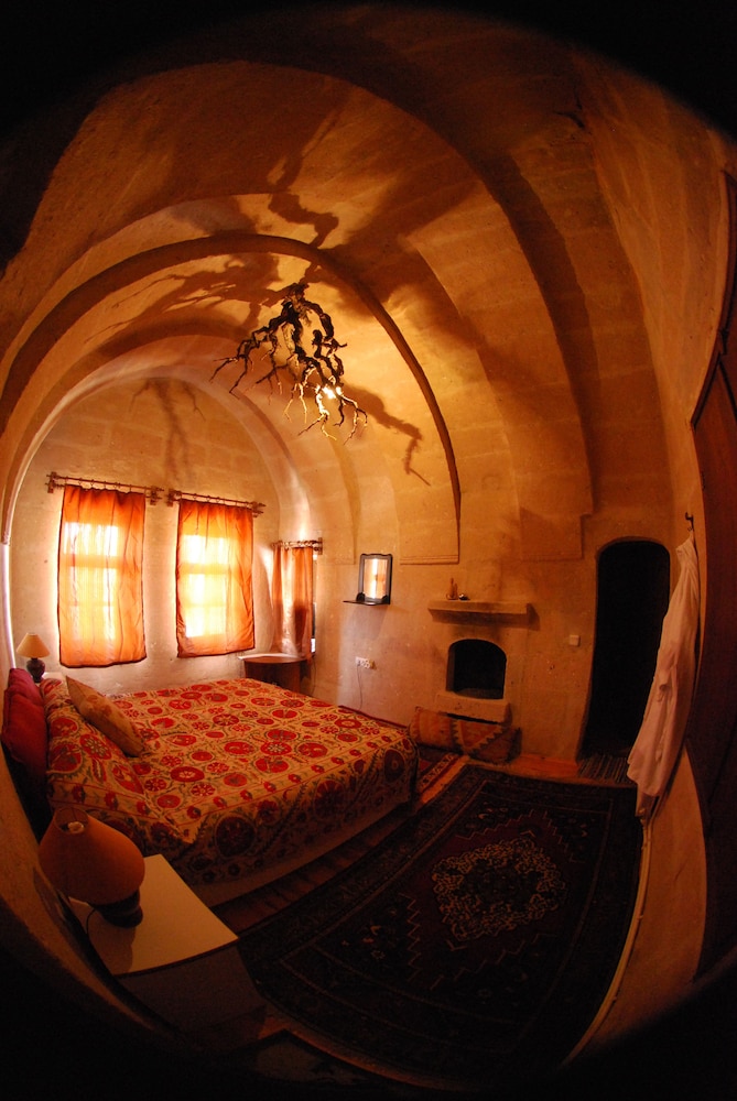 Standard Cave Room photo 2