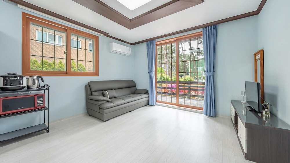 Basic Room, 1 Bedroom (room101) - Photo 1