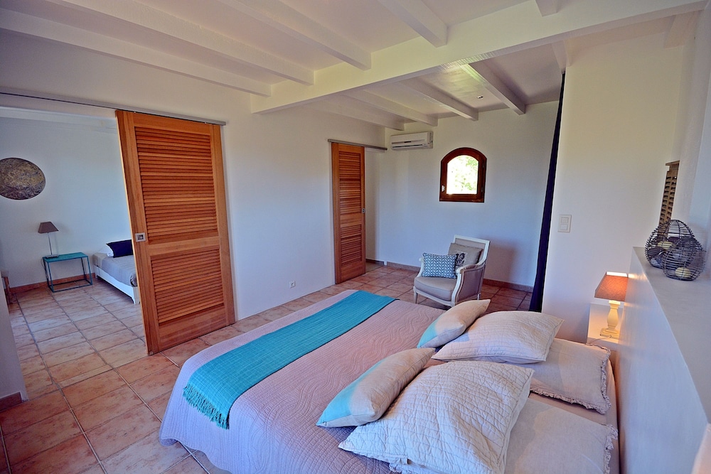 Family Suite, 2 Bedrooms, Private Bathroom, Pool View (Montmirail) photo 1
