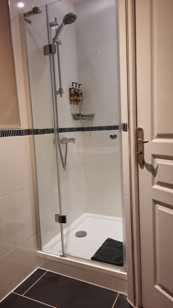 Double or Twin Room, Ensuite (Chambre MATISSE) photo 2