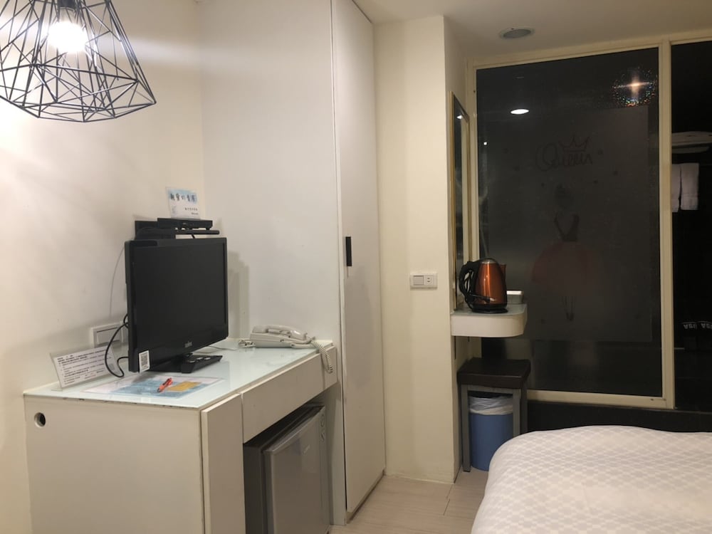 Superior Single Room, No Windows photo 3