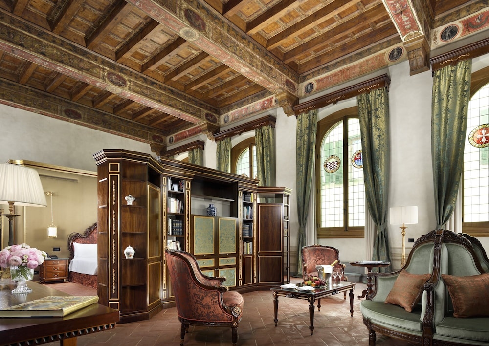 Francesco I De' Medici Master Suite photo 1