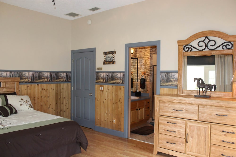 Room, Private Bathroom (Hunting Room) photo 2