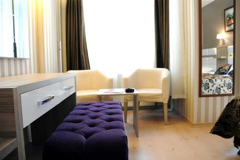 Deluxe Double Room, City View photo 3