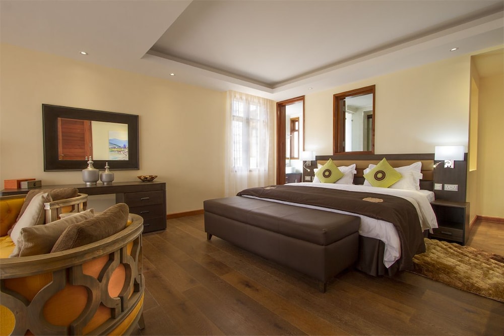 Maiyan Luxury Villa with Living Room