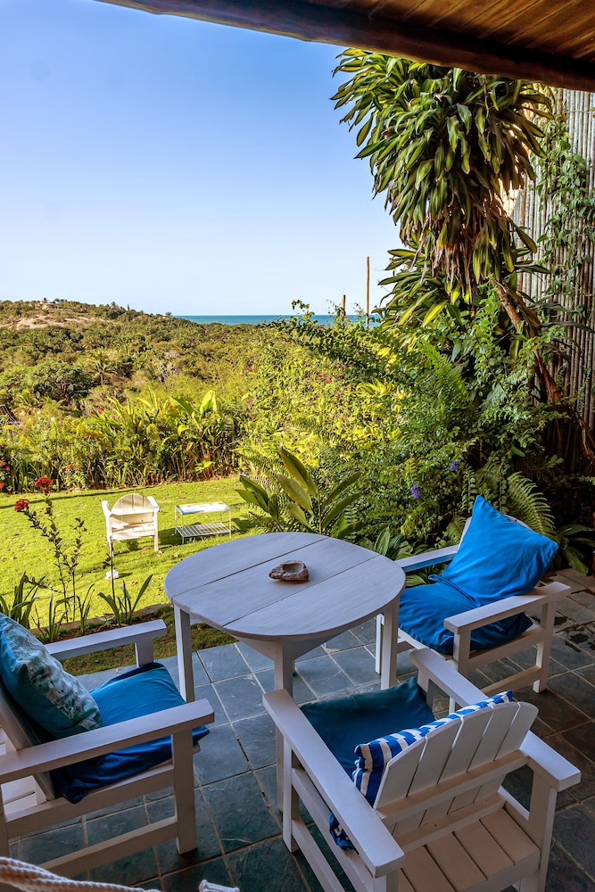 Standard Double or Twin Room, Multiple Beds, Balcony, Partial Sea View photo 3