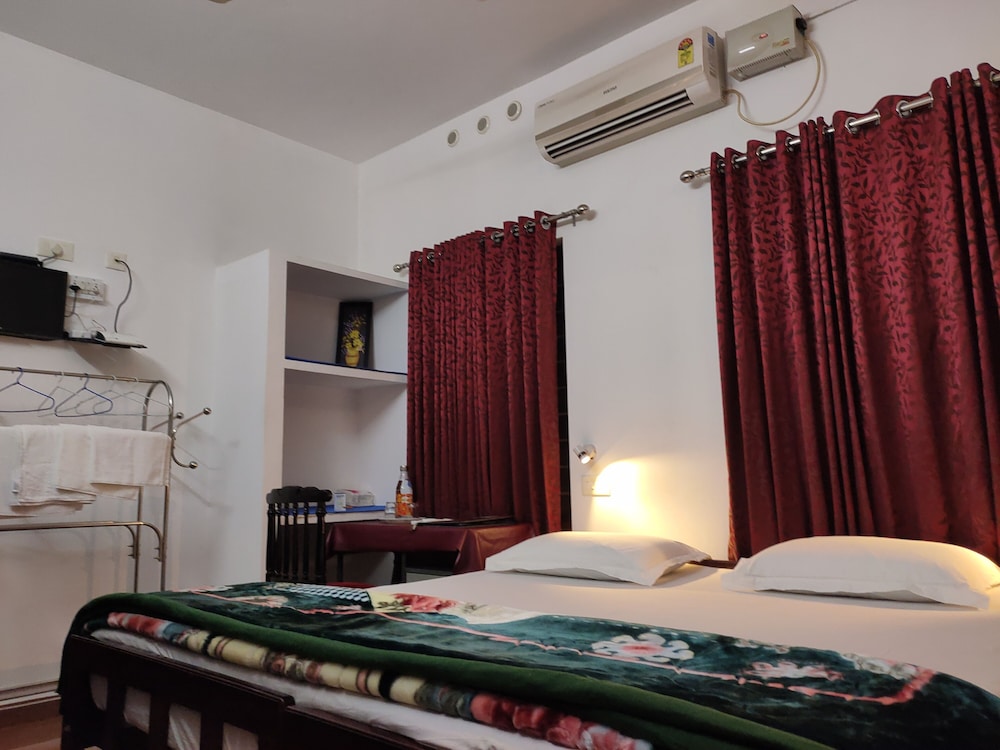 Family Double Room, 1 King Bed, Private Bathroom, River View photo 1