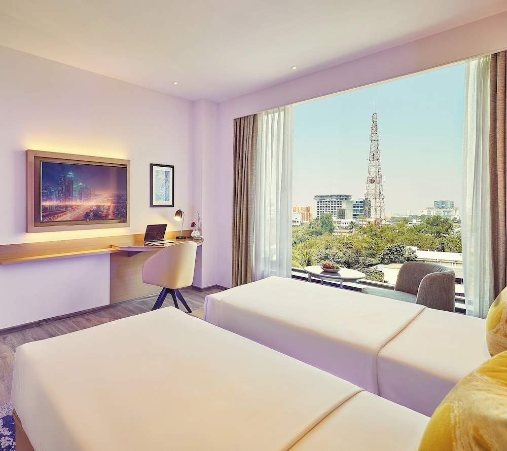 Deluxe Room Twin Bed - Photo 3