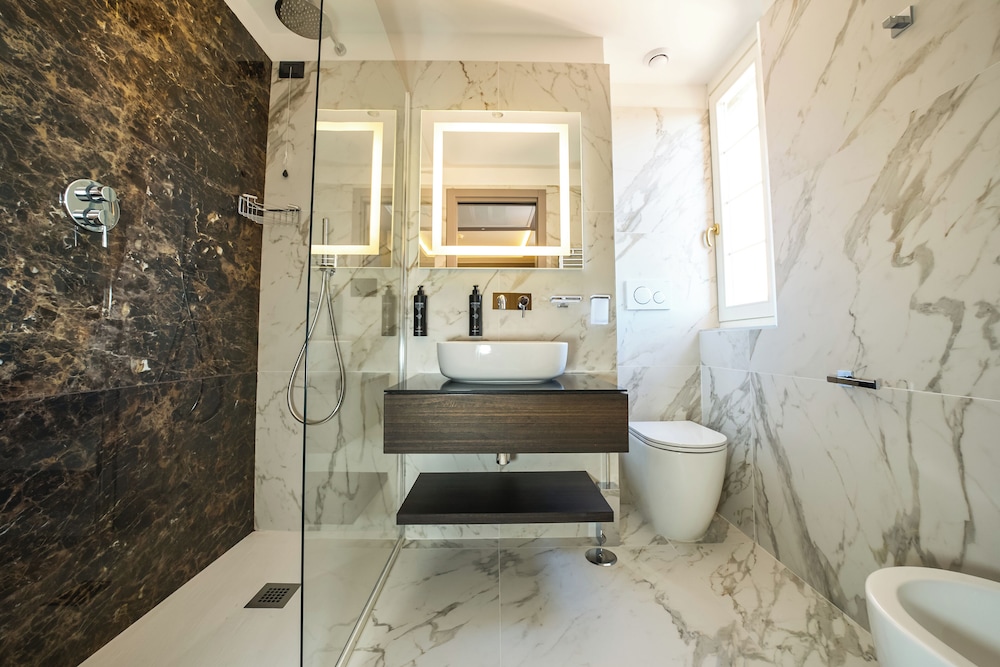 Superior Room - Photo 8
