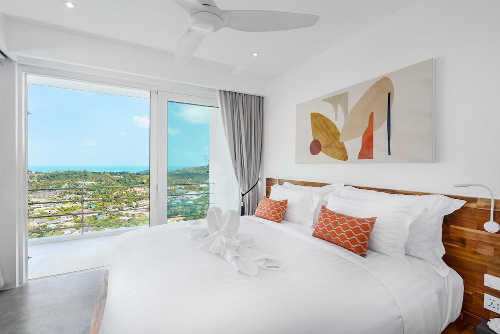 Grand Deluxe Corner Suite - Photo 15