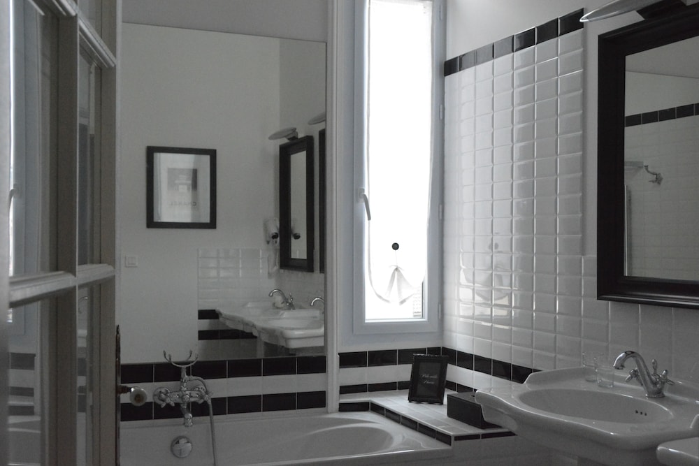 Deluxe Double Room (Biron) photo 2