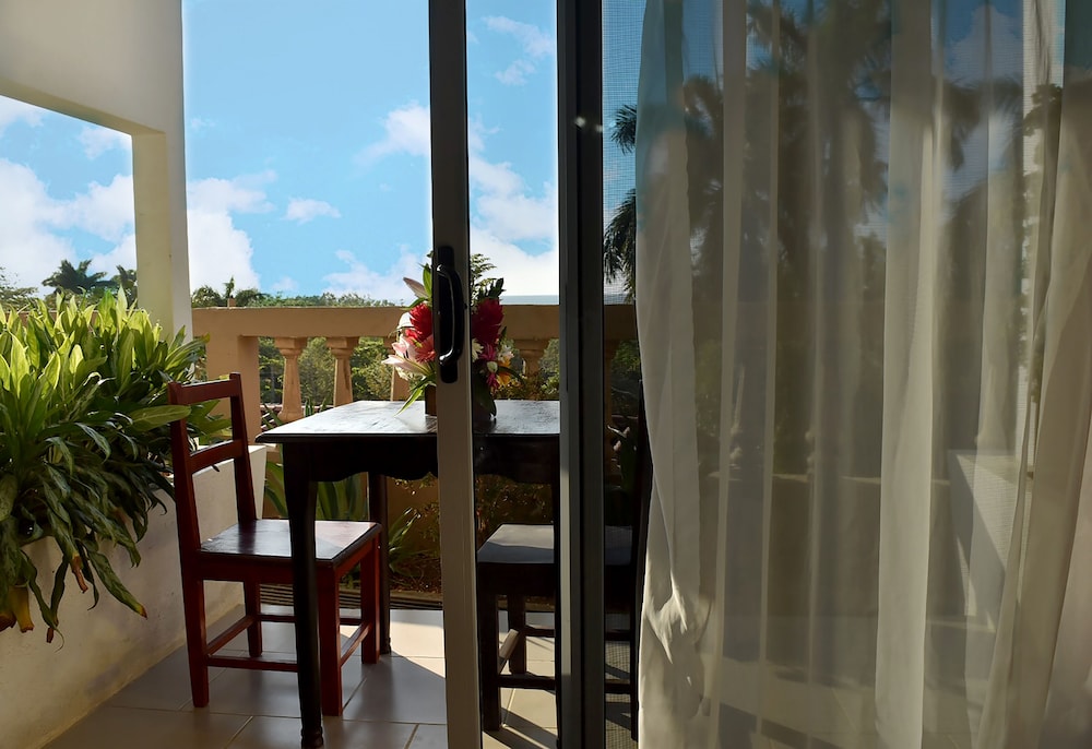 Standard Room, 1 Queen Bed, Non Smoking, Ocean View - Photo 4