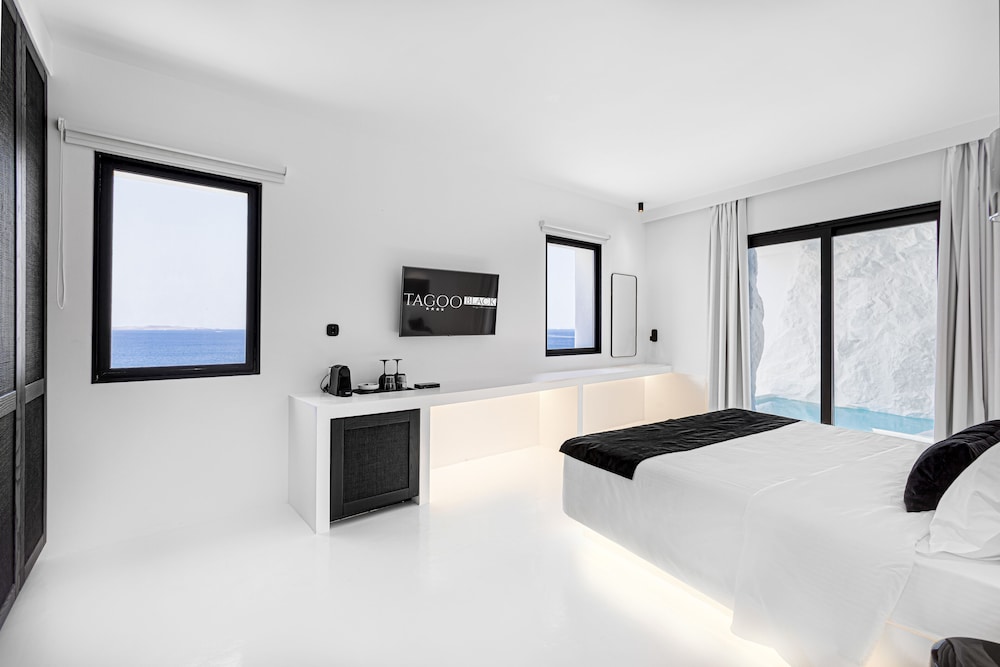 Deluxe Double Room (with private Cave Pool)