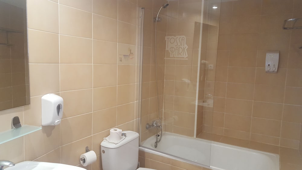 Apartment, 1 Bedroom, Balcony, Pool View (2-4 adults) - Photo 15