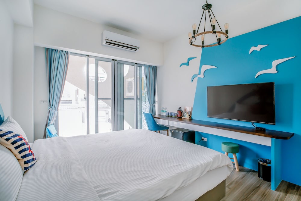 Romantic Triple Room, Balcony - Photo 4