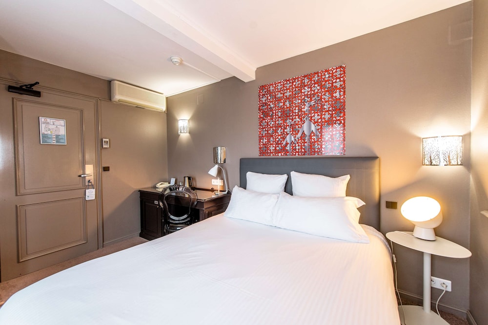 Deluxe Room, 1 Double Bed, Non Smoking, Pool Access - Photo 1
