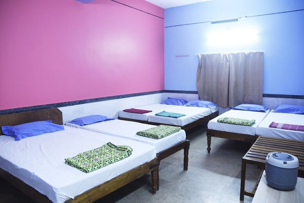 Economy Triple Room - Photo 2