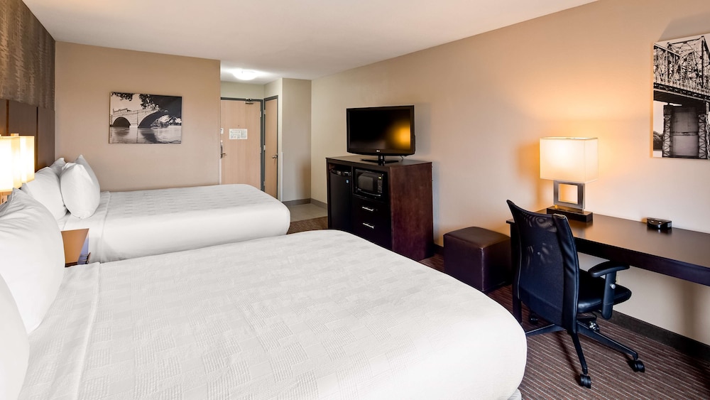 Standard Room, 2 Queen Beds, Non Smoking, Refrigerator & Microwave - Photo 2