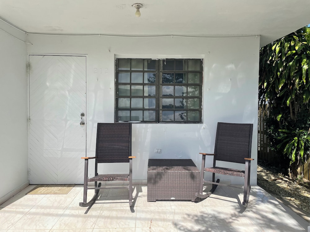 Studio, Garden View photo 1