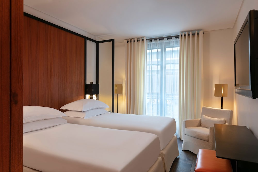 Room, 2 Twin Beds (View)