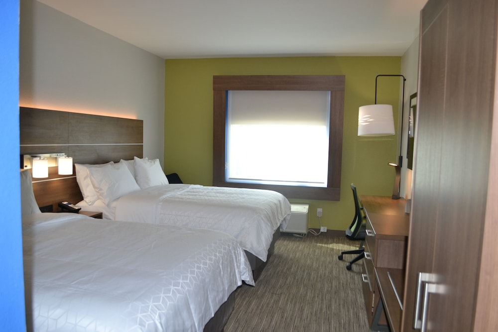 Standard Room, 2 Queen Beds (Mini Fridge) - Photo 1