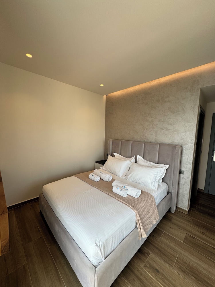 Deluxe Double Room, Balcony photo 1