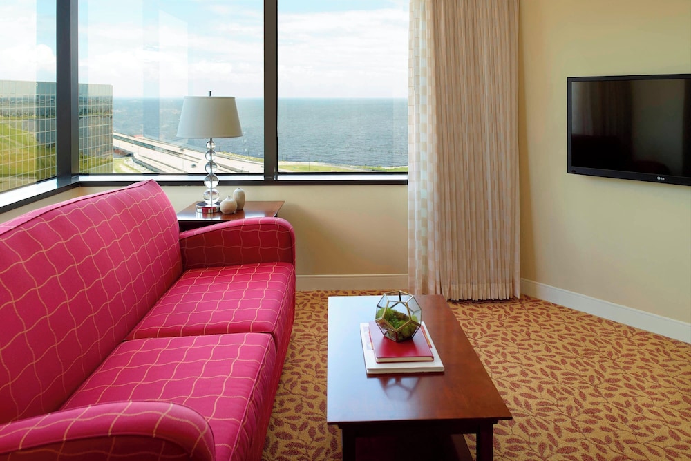 Concierge Room, Executive Suite, 1 Bedroom - Photo 2
