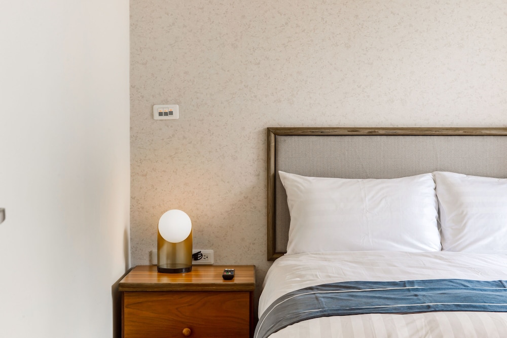 Superior Double Room, City View - Photo 3