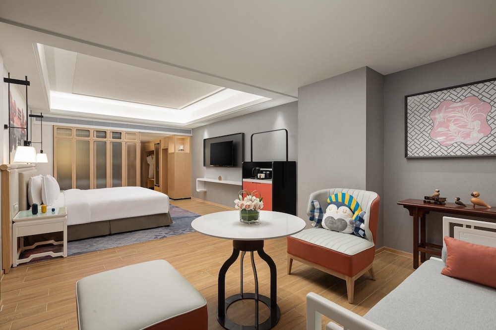 1 King Bed Grand - Photo 3