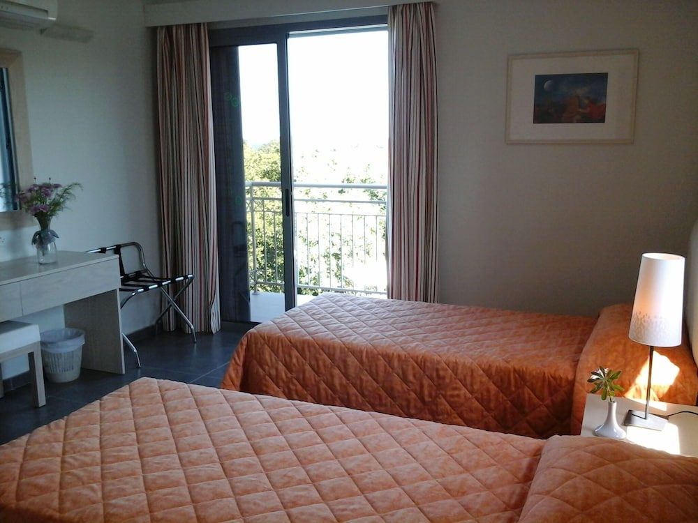 Villa, 2 Bedrooms, Pool View photo 3