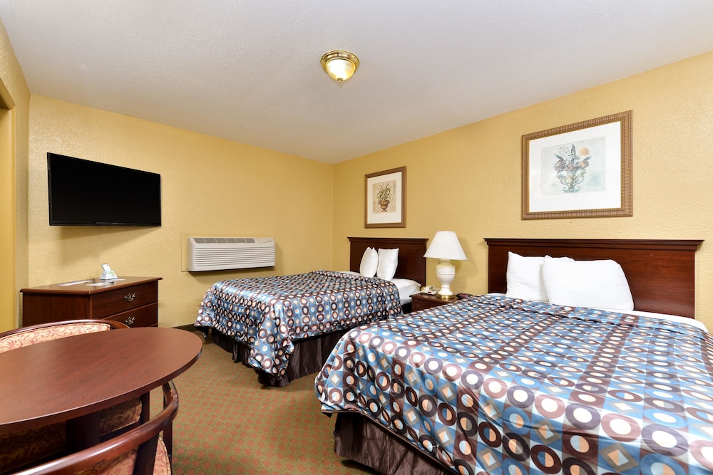 Deluxe Room, 2 Double Beds, Smoking - Photo 3
