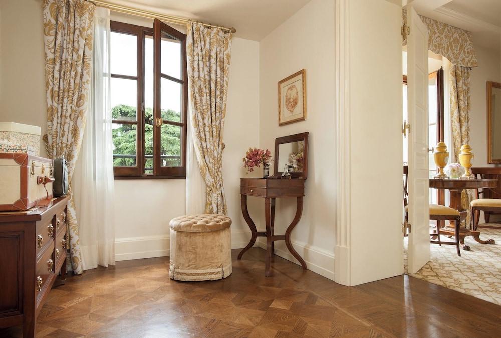 Deluxe Suite, 1 King Bed