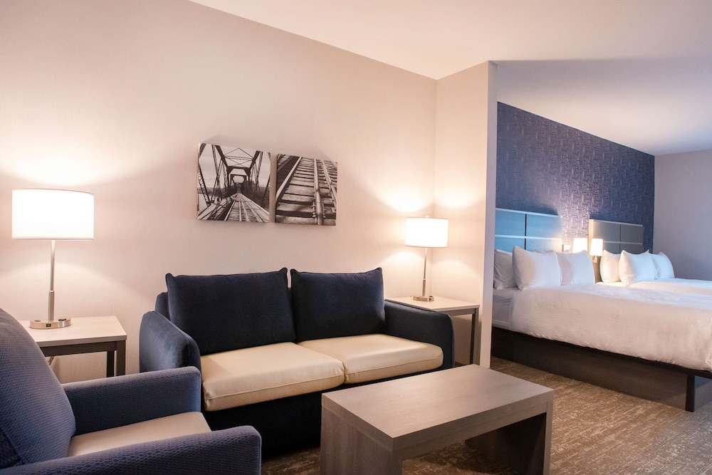 Standard Room, 2 Queen Beds, Non Smoking, Refrigerator & Microwave (with Sofabed) - Photo 5