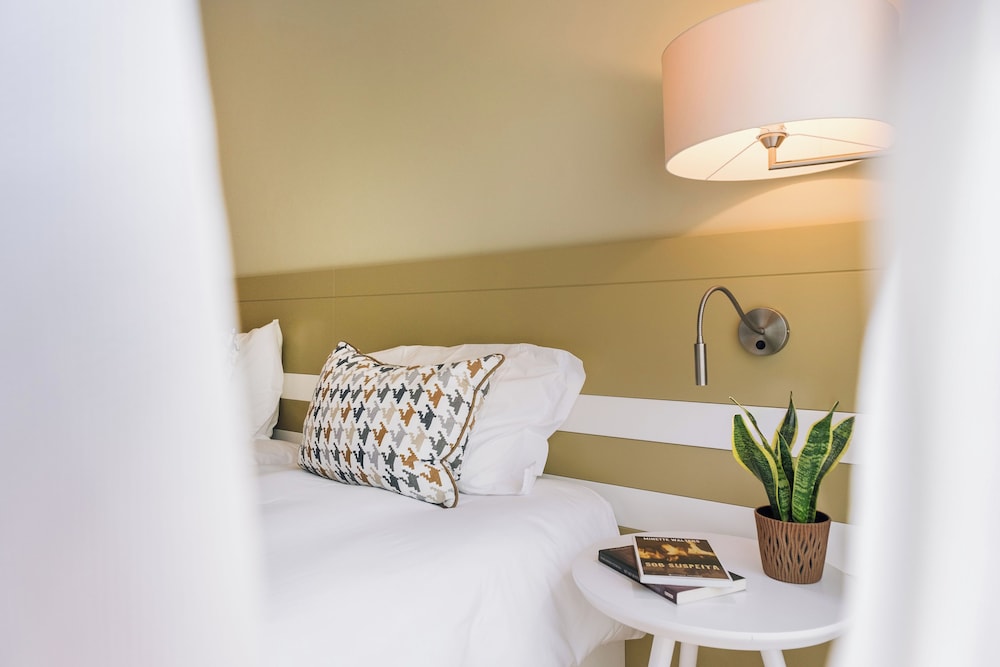 Deluxe Double or Twin Room, Balcony photo 2
